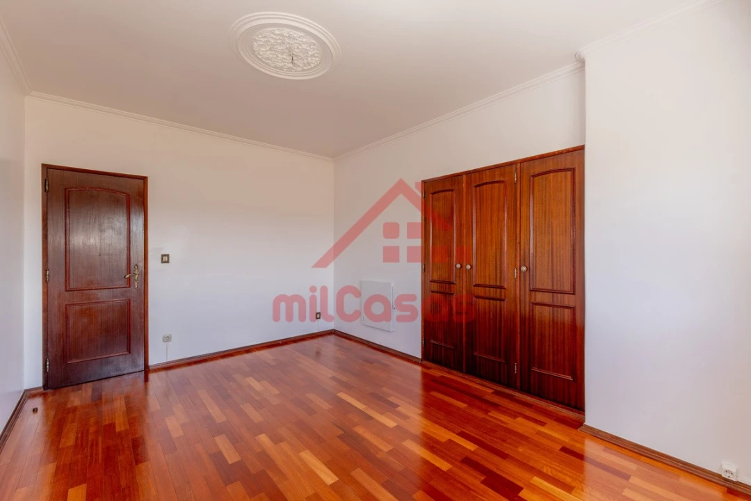 Apartamento T3 para Arrendamento em Ponte do Rol Foto 12