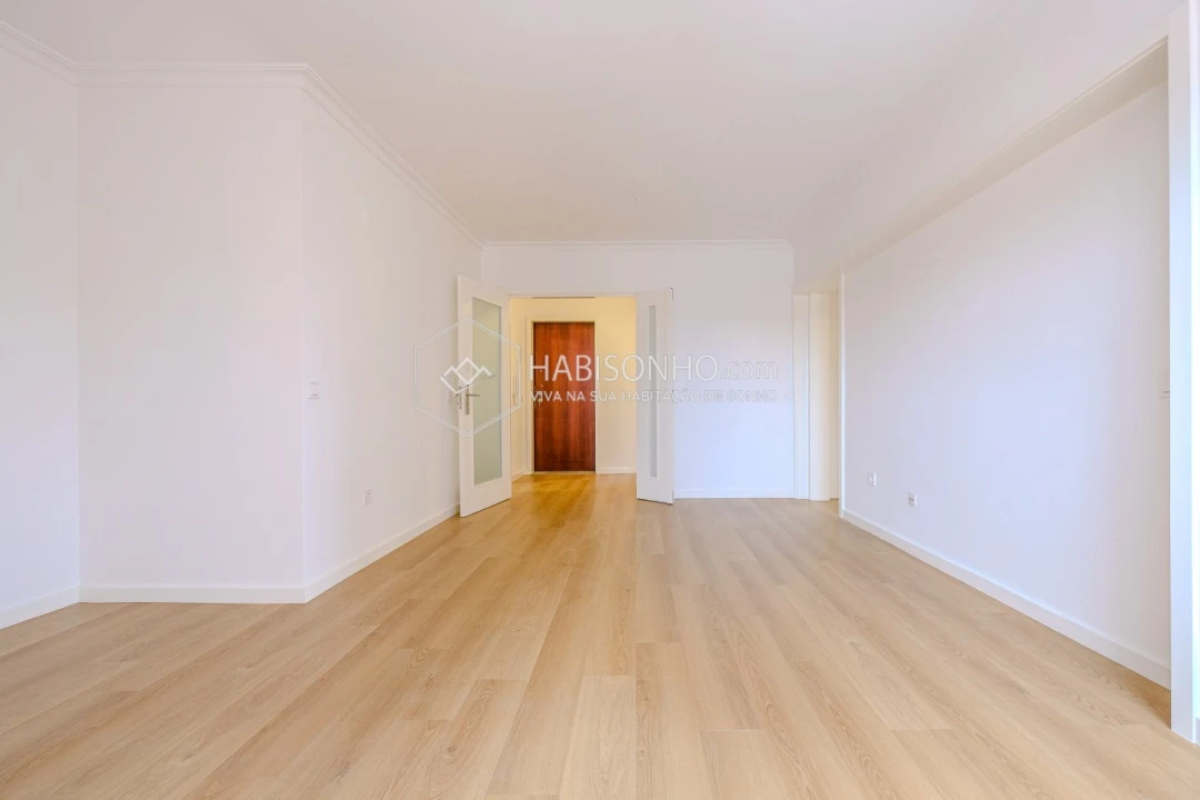 Apartamento T2 para Venda em Rio Tinto Foto 2