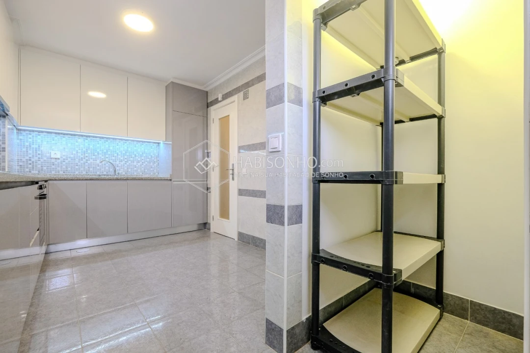 Apartamento T2 para Venda em Rio Tinto Foto 8