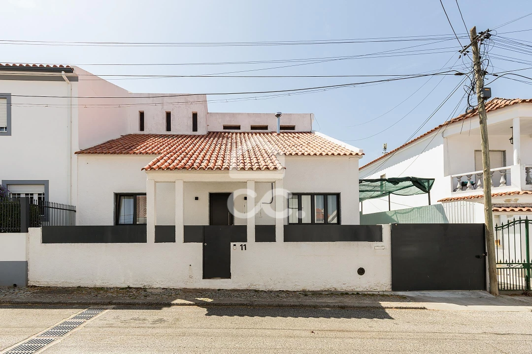 Moradia T4 para Venda em Bacelo e Senhora da Saúde Foto 2