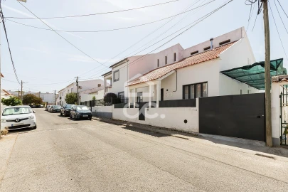 Moradia T4 para Venda em Bacelo e Senhora da Saúde