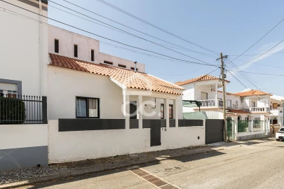 Moradia T4 para Venda em Bacelo e Senhora da Saúde
