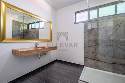 Moradia T3 para Venda em Santo Antonio