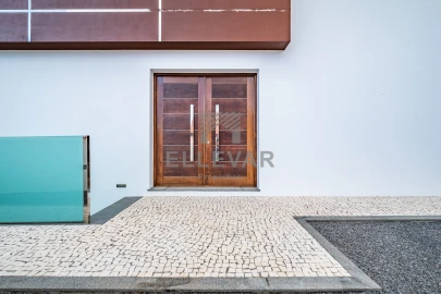 Moradia T3 para Venda em Santo Antonio