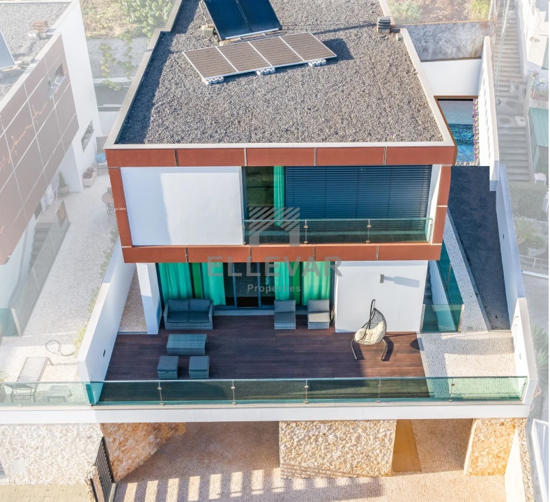 Moradia T3 para Venda em Santo Antonio Foto 1