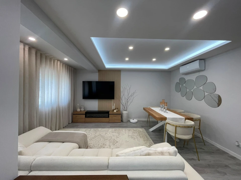 Apartamento T2 para Venda em Charneca de Caparica e Sobreda Foto 1