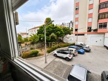 Apartamento T2 para Venda em Santa Iria de Azoia, São João da Talha e Bobadela