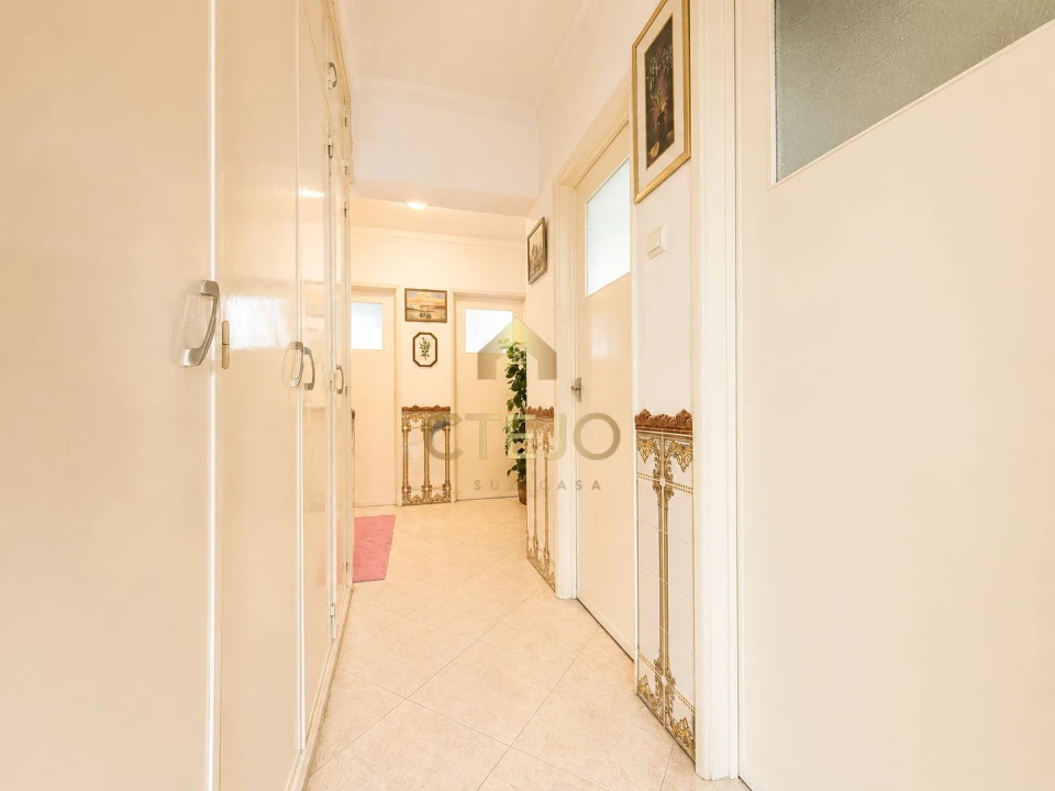 Apartamento T2 para Venda em Santa Iria de Azoia, São João da Talha e Bobadela Foto 19