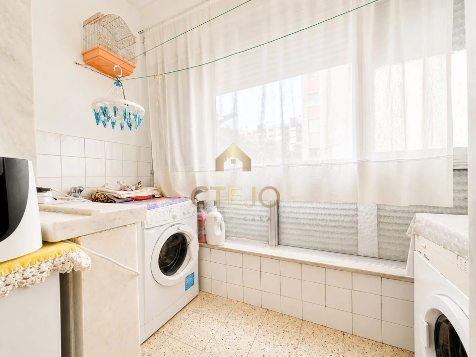 Apartamento T2 para Venda em Santa Iria de Azoia, São João da Talha e Bobadela Foto 12