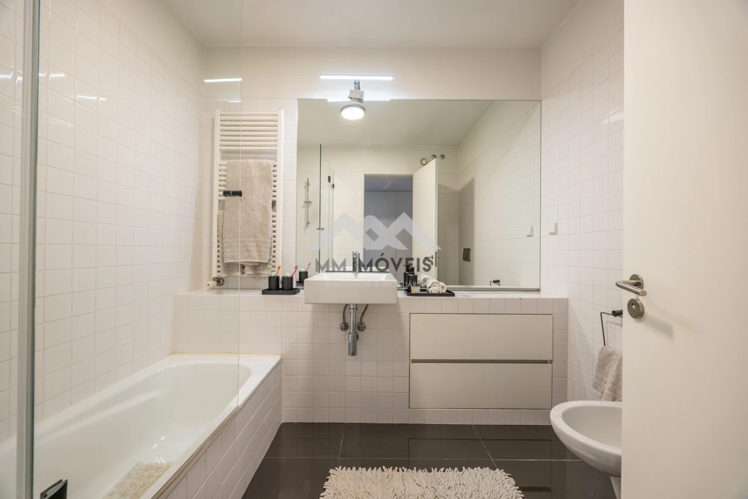 Apartamento T4 para Venda em Santa Marinha e São Pedro da Afurada Foto 8