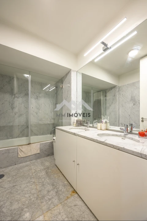Apartamento T4 para Venda em Santa Marinha e São Pedro da Afurada
