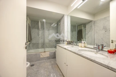 Apartamento T4 para Venda em Santa Marinha e São Pedro da Afurada