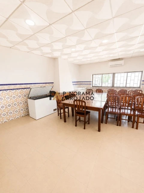Negócio para Venda em Sarilhos Grandes