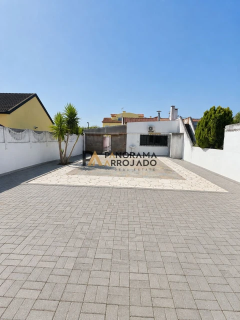 Negócio para Venda em Sarilhos Grandes