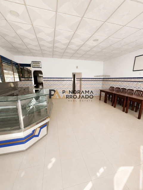 Negócio para Venda em Sarilhos Grandes