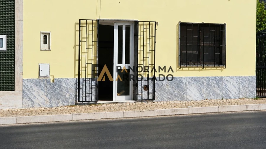 Negócio para Venda em Sarilhos Grandes