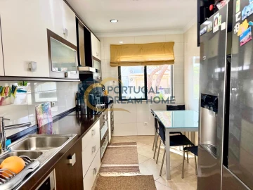 Apartamento T3 para Venda em Albufeira e Olhos de Água