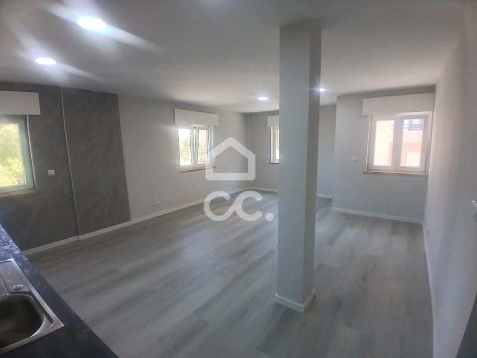 Apartamento T2 para Venda em Amora Foto 15