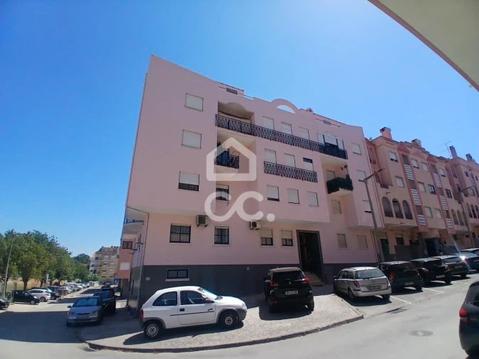 Apartamento T2 para Venda em Amora Foto 2
