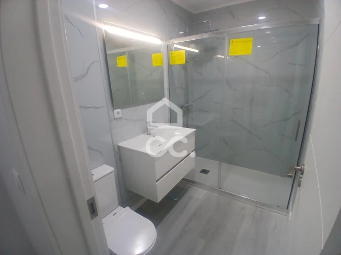 Apartamento T2 para Venda em Amora Foto 18