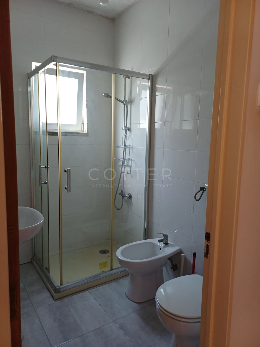 Apartamento T2 para Venda em Águas Livres Foto 4