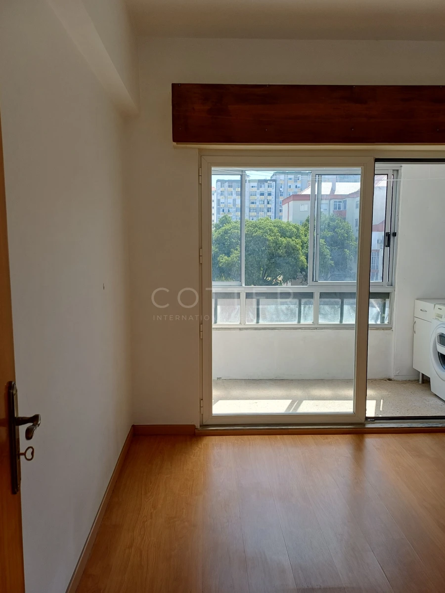 Apartamento T2 para Venda em Águas Livres Foto 3