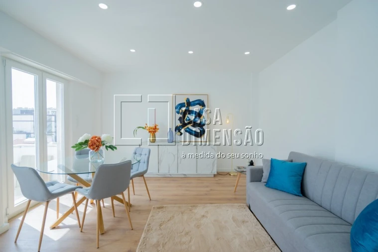 Apartamento T3 para Venda em Benfica Foto 2