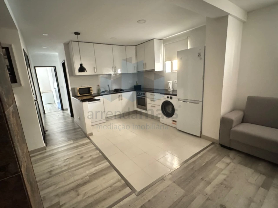 Apartamento T3 para Venda em Santo Antonio dos Olivais Foto 1