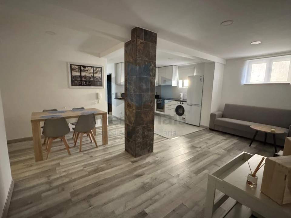 Apartamento T3 para Venda em Santo Antonio dos Olivais Foto 4