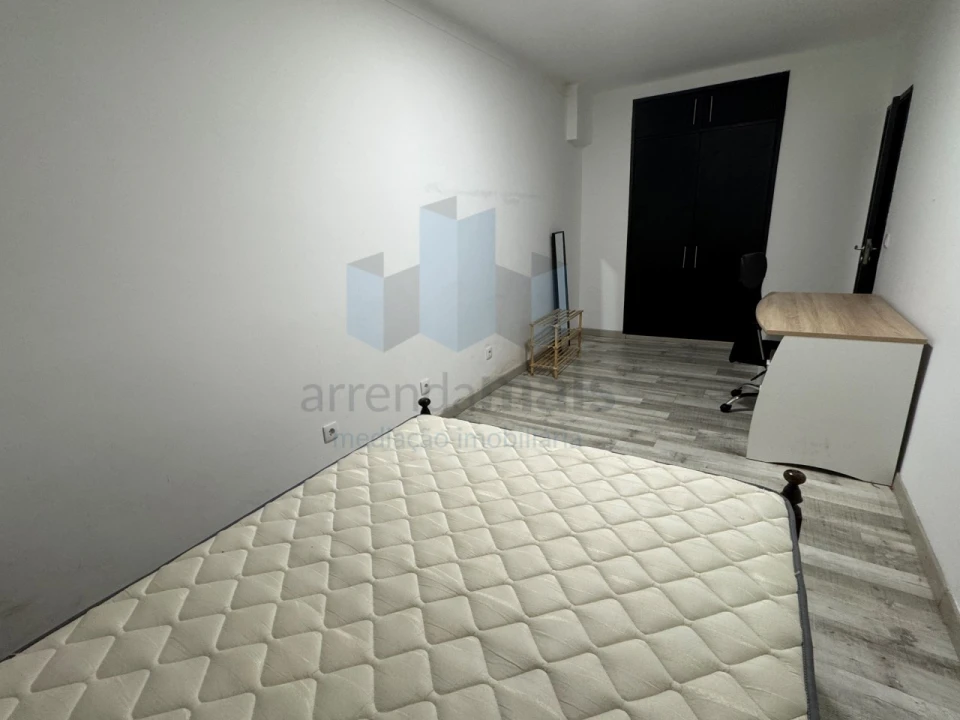 Apartamento T3 para Venda em Santo Antonio dos Olivais Foto 10