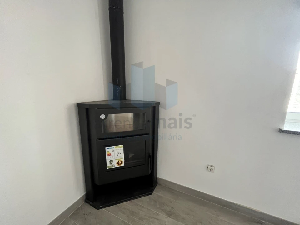 Moradia T2 para Arrendamento em Ega Foto 7