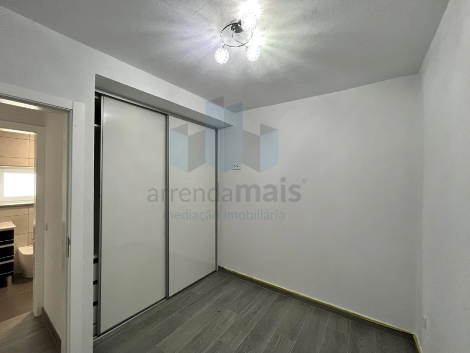 Moradia T2 para Arrendamento em Ega Foto 11