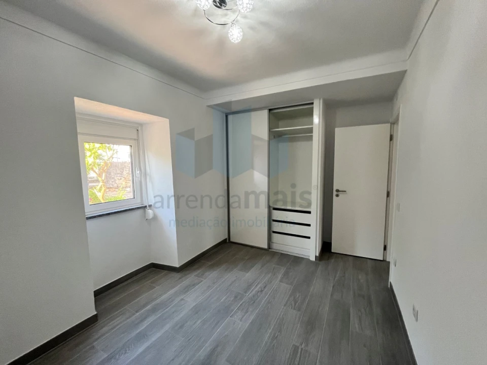 Moradia T2 para Arrendamento em Ega Foto 13