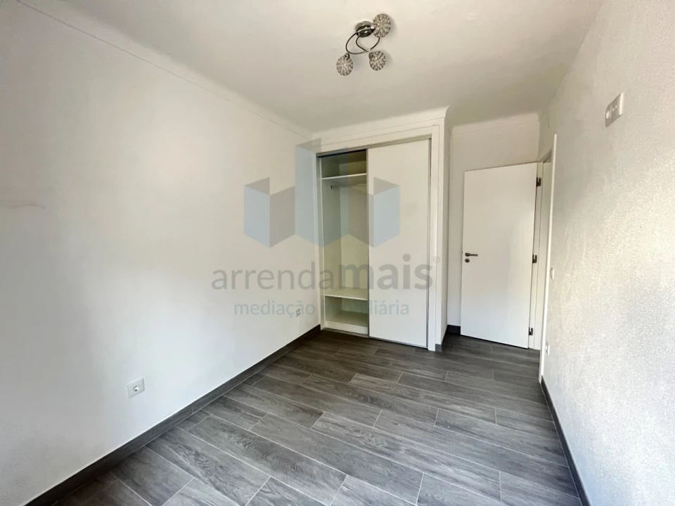 Moradia T2 para Arrendamento em Ega Foto 15