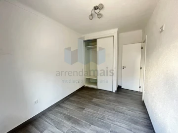 Moradia T2 para Arrendamento em Ega