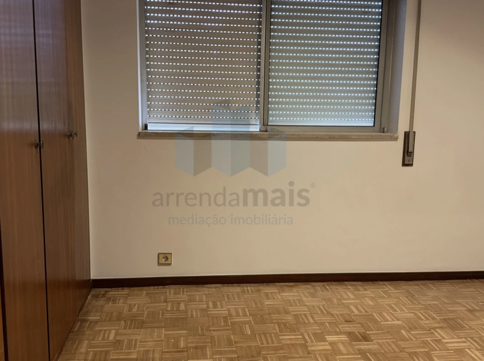 Apartamento T3 para Venda em Santo Antonio dos Olivais Foto 13