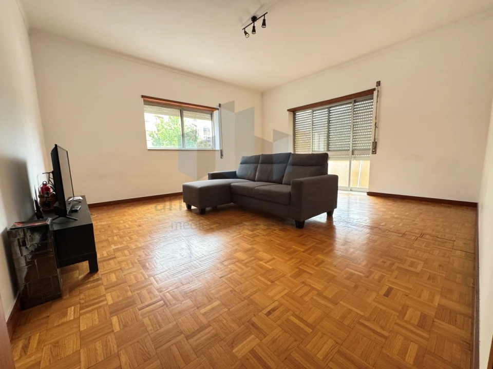 Apartamento T3 para Venda em Santo Antonio dos Olivais Foto 15