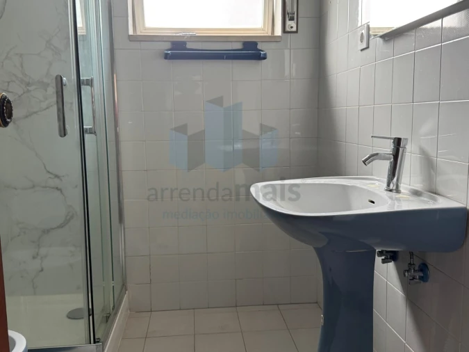 Apartamento T3 para Venda em Santo Antonio dos Olivais Foto 12