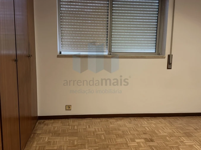 Apartamento T3 para Venda em Santo Antonio dos Olivais Foto 13