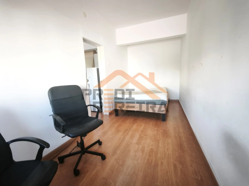 Apartamento T1 para Venda em Águas Livres Foto 7