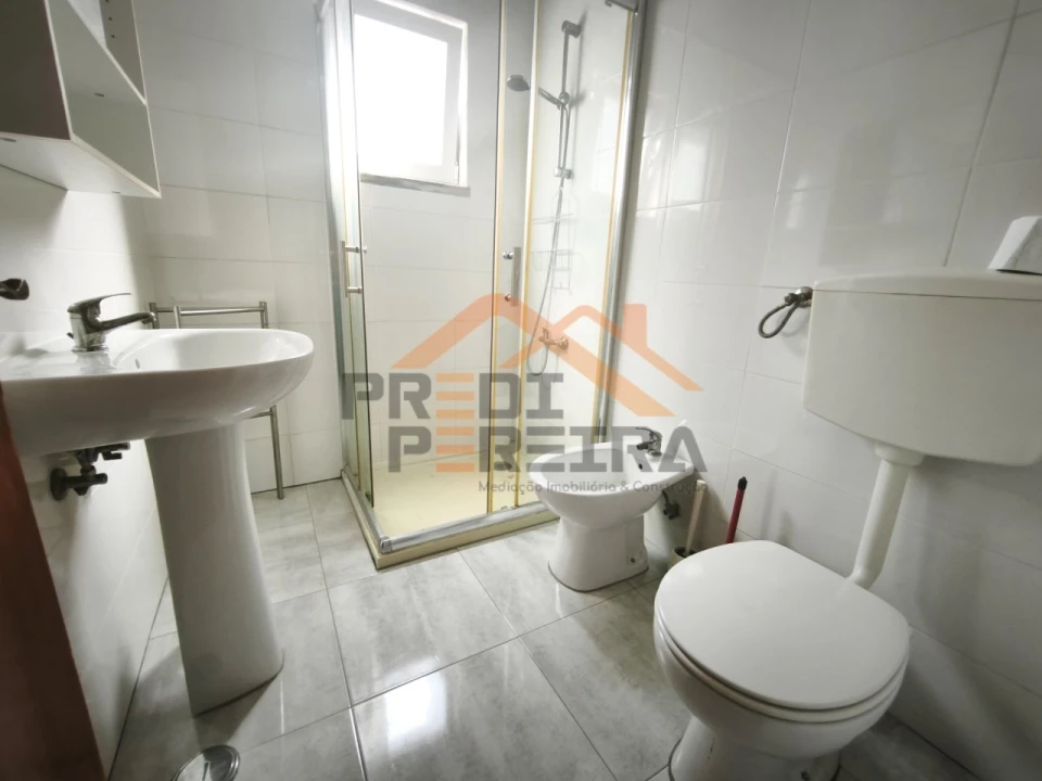Apartamento T1 para Venda em Águas Livres Foto 15