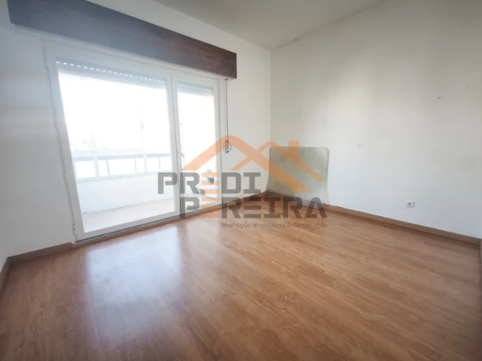 Apartamento T1 para Venda em Águas Livres Foto 11