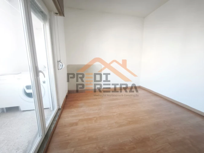 Apartamento T1 para Venda em Águas Livres Foto 12