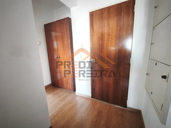 Apartamento T1 para Venda em Águas Livres Foto 4