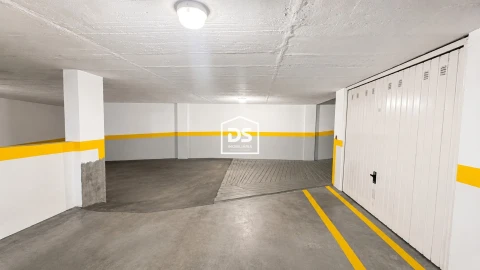 Apartamento T2 para Venda em Parceiros e Azoia