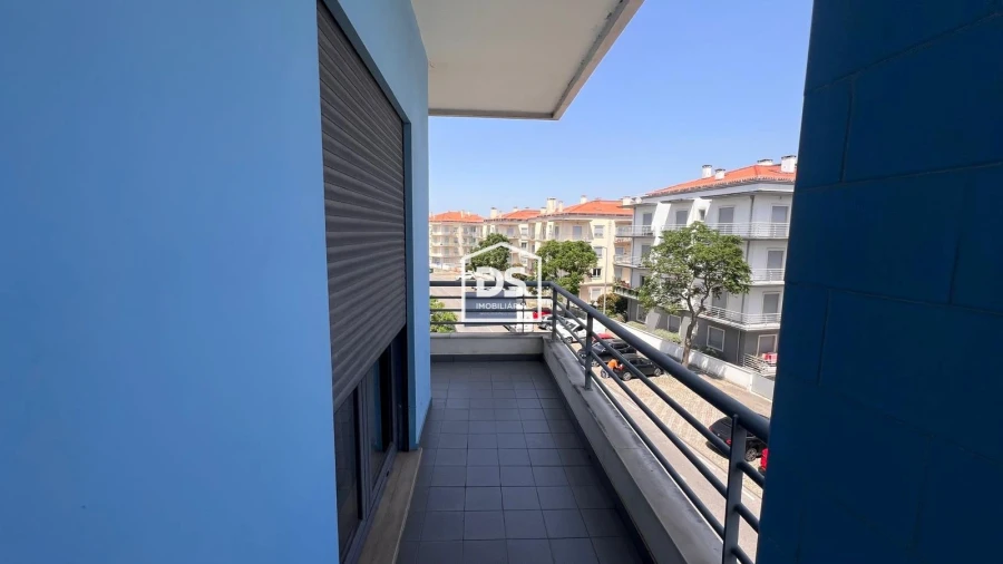 Apartamento T2 para Venda em Parceiros e Azoia Foto 9