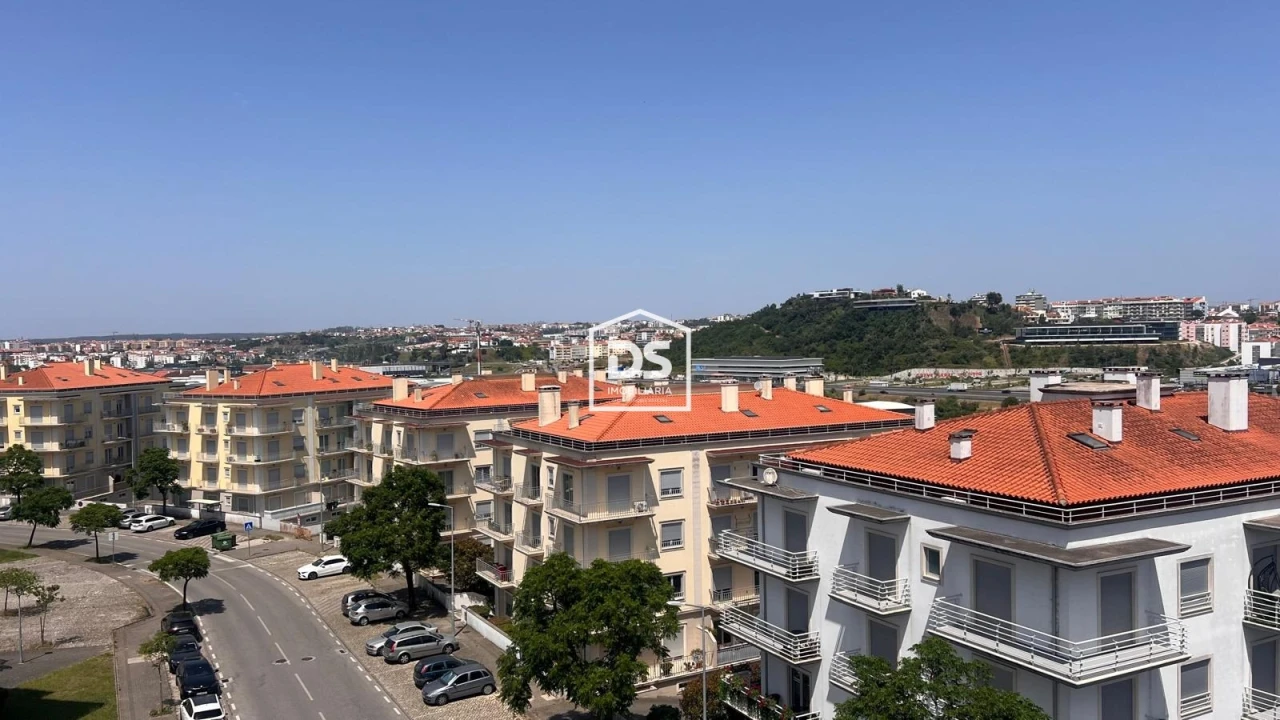 Apartamento T2 para Venda em Parceiros e Azoia Foto 11