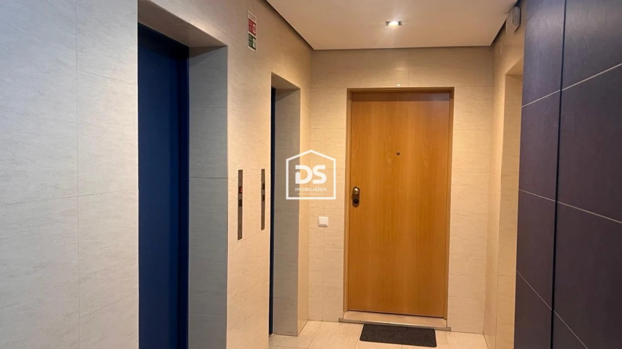 Apartamento T2 para Venda em Parceiros e Azoia Foto 12