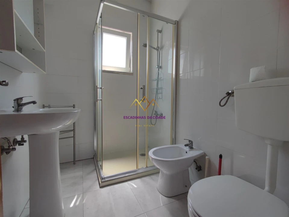 Apartamento T2 para Venda em Águas Livres Foto 17