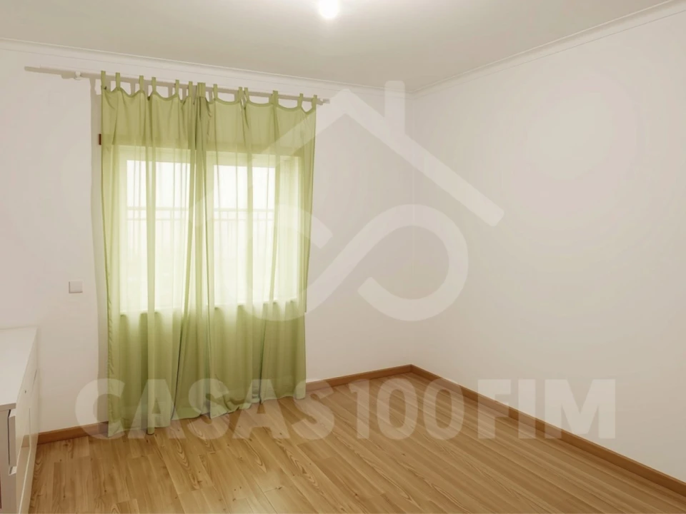 Apartamento T3 para Venda em Marinha Grande Foto 2